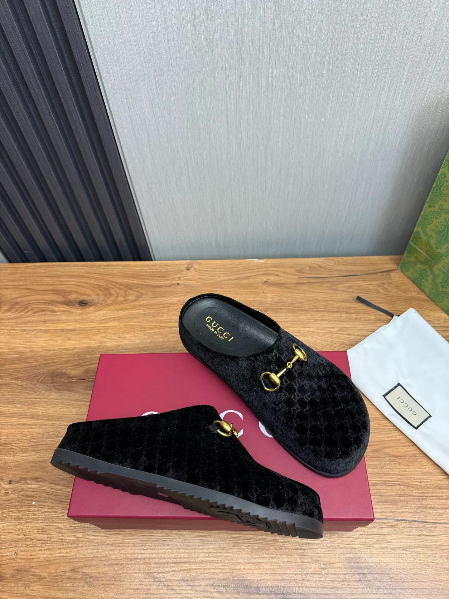 Men's men's shoes💰Pili 420💰Maoli 460💰 ＧＵＣＣＩGucci. Popular couple slippers hot sale🩷💚 🩴Official website one to one production 35-45 size 45 46 🉑️Customized!